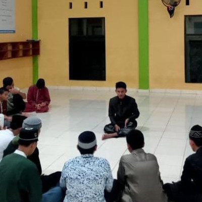 Pulang Liburan, Santri PPTQ An Nail Gowa Awali Semester Genap dengan Halaqoh Subuh