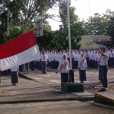 Sang Saka Merah Putih Berkibar di MAN 3 Bone