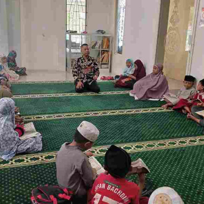 Penyuluh Agama KUA Paleteang Sosialisasikan Pendidikan Literasi Al Quran di TPQ Attaqwa Lerang-Lerang