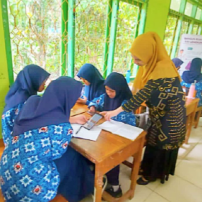 Pendidik MTsN 3 Sinjai Desiminasi Hasil Sosialisasi Program Alef Education Semester Genap