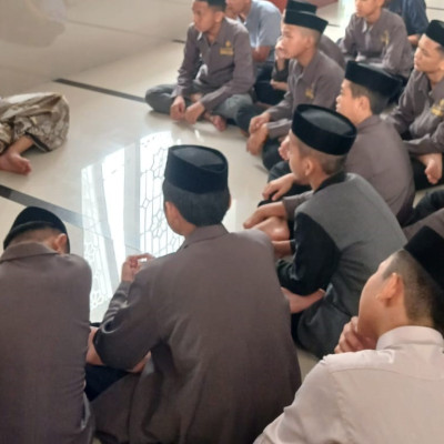 Penyuluh Agama Islam Semangati Santri Lembaga Tahfidz Al-Ikhlas Ujung