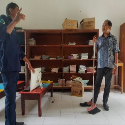 Rangsang Minat Baca Siswa MIN 5 Bone dengan Pembenahan Perpustakaan