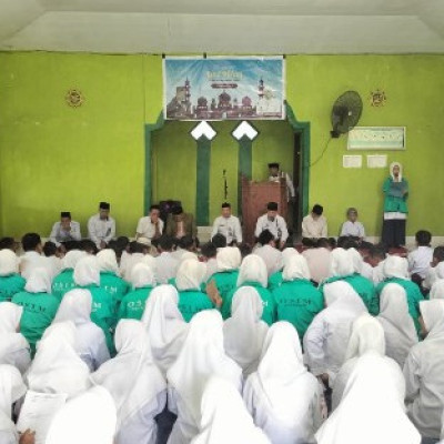 Siswa Siswi Madrasah Tsanawiyah Negeri Pangkep Melaksanakan Peringatan Isra' Mi'raj Nabi Besar Muhammad SAW