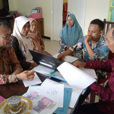 Pengawas Madrasah Bina Guru Bimbingan Konseling MTsN Pangkep Terkait E-Kinerja