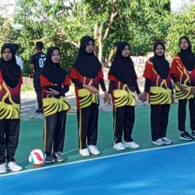 Santri MTs DDI Lil Banat Meriahkan 'Volleyball Tournament Posmansa Cup I' 