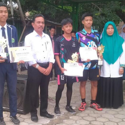 Volleyball Posmansa Cup 1 Resmi Ditutup, SMPN 7 Parepare Juara Umum