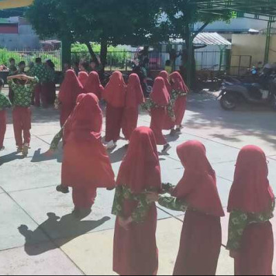 Peserdik MIN 8 Bone Lestarikan Bahasa Bugis Melalui Ruang Kesiswaan Bermain