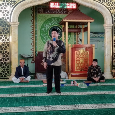 Plt. Kepala Kemenag Bone Berikan Materi Manasik Haji di Dua Boccoe dan Ajangale