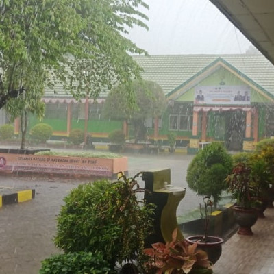 Hujan Lebat Mewarnai Asesmen Madrasah di MTsN 4 Bone: Semangat Belajar Tak Padam Meski Dihadapkan Tantangan Cuaca