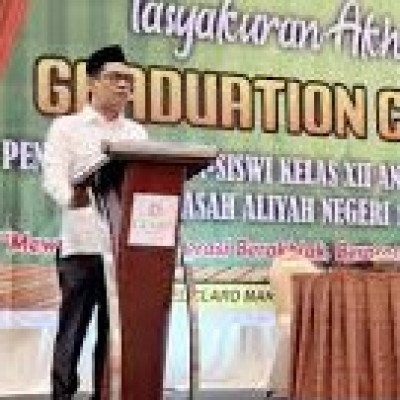 Hadiri Tasyakuran Akhirussanah MAN 1 Makassar, Kakanwil Muh. Tonang : Dorong Kesetaraan dan Integrasi Berkelanjutan