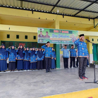 Menghidupkan Semangat Pancasila : MIN 7 Bone Gelar Upacara Hari Kesaktian Pancasila