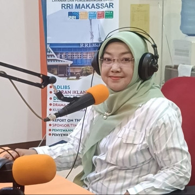 Narasumber di Pro 1 RRI Makassar, Ny. Nurlina Tonang  Bahas Aktualiasasi Jati Diri DWP Kemenag Sulsel