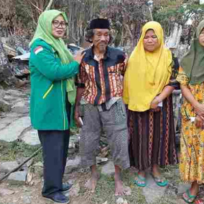 Penyerahan Bantuan Kepada Korban Kebakaran di Dusun Buttu Anging, Desa Pakeng Kecamatan Lembang