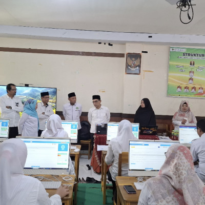 Kakankemenag Kota Makassar H. Irman  Monitoring Pelaksanaan AKGTK 2024 di MAN 2 Makassar