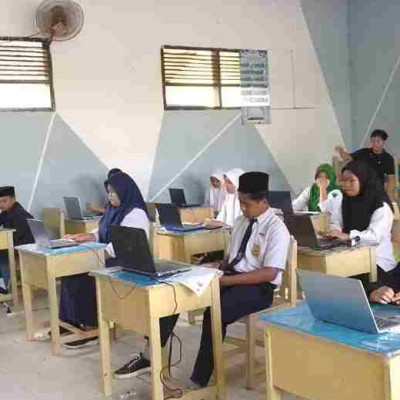 Enam Siswa Terbaik MTsN Pinrang Bersaing di Kompetisi Sains Madrasah Tingkat Kabupaten Pinrang