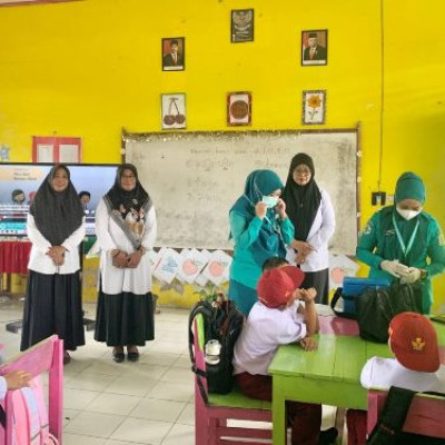 Pelaksanaan PIN Polio, Peserta Didik MIN 2 Sinjai Dapatkan Imunisasi