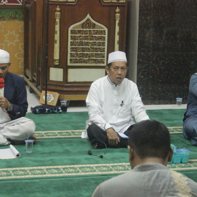 Kepala KUA Ujung Bulu Pimpin Zikir dan Doa Menyambut HUT Kemerdekaan RI ke-79 di Masjid Nurul Amin