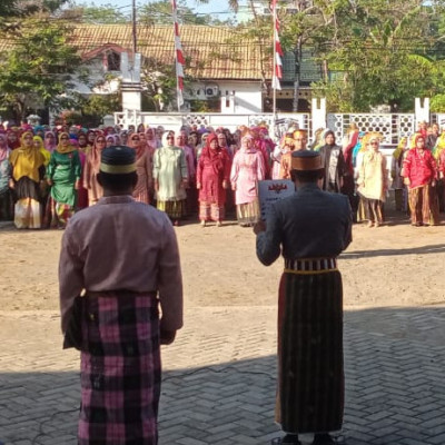 Kantor Kemenag Barru Gelar Upacara HUT ke-79 Kemerdekaan RI