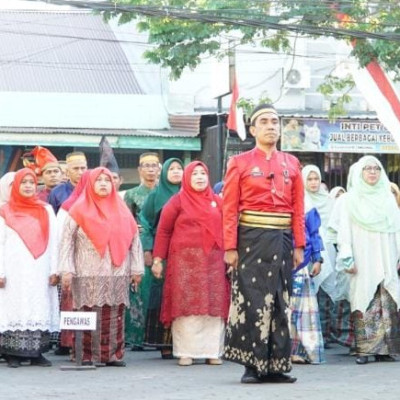 Balutan Baju Adat Semarakkan Upacara Peringatan HUT ke 79 RI di Kemenag Gowa