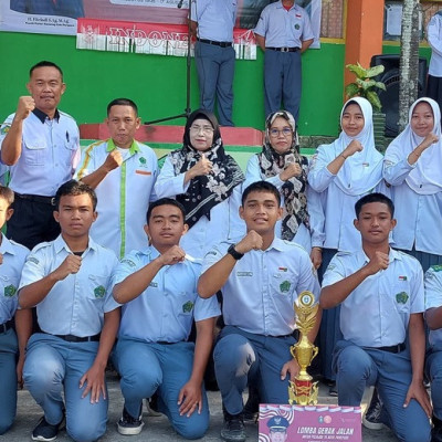 Barisan MAN 2 Kota Parepare Juara 3 Lomba Gerak Jalan