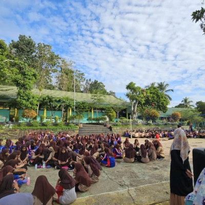 MTsN 3 Bone Gelar Kegiatan Makan Bergizi Seimbang dan Pembagian Tablet Tambah Darah