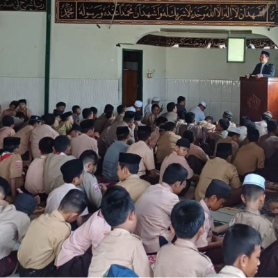 Masjid Nurul Ilmi MTsN 1 Bone Gelar Shalat Jumat Perdana, Dukung Program Lima Hari Belajar