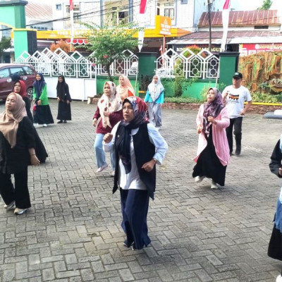 Kemeriahan Senam Pagi di Kantor Kemenag Kabupaten Bone