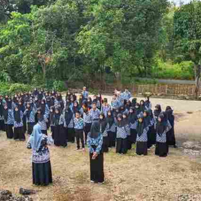 Pesan Moral Dalam Apel Pagi MA Biharul Ulum Ma'arif dari Nurdiah