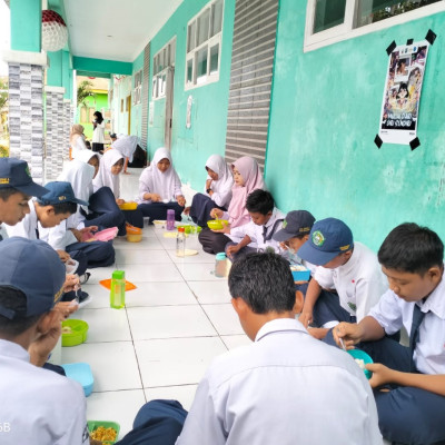 Sukseskan Pekan Sehat, MTsN 6 Bulukumba Gelar Sarapan Bersama