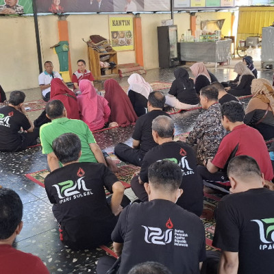 Kakankemenag Kota Makassar H.Irman Beri Pembinaan dan Evaluasi Program Kerja Penyuluh Agama Islam