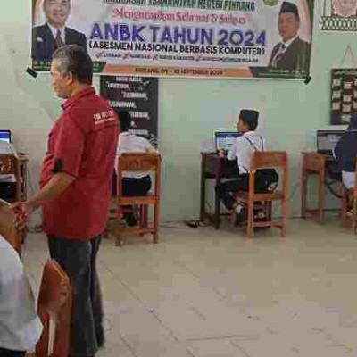 Pelaksanaan ANBK Hari Kedua MTsN Pinrang Dalam Pantauan Literasi