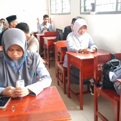 Dua Siswa MAN 3 Bone Tembus Provinsi: Aritmatika Jadi Jalan Prestasi