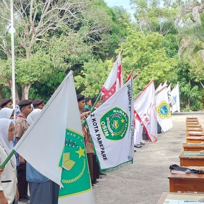 Kepala Madrasah Lantik Pengurus OSIM dan Ekstrakurikuler MAN 2 Kota Parepare Periode 2024-2025