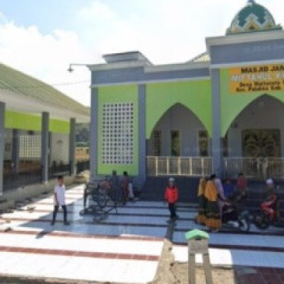 Wilayah Kerja KUA Kec. Palakka : Peringatan Maulid di Masjid Jami Miftahul Khoir Desa Mattanete Bua Berlangsung Khidmat