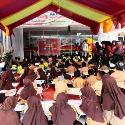 100 Peserdik MIN 8 Bone Ramaikan Ajang Lomba Mewarnai di Alfamart