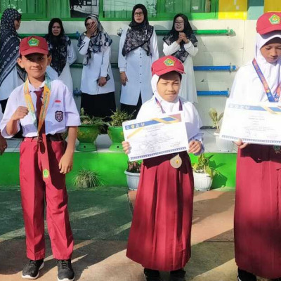 Karateka Peserdik MIN 8 Bone Raih Medali Emas dan Perunggu