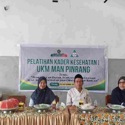 UKM MAN Pinrang Gelar Pelatihan Kader Kesehatan untuk Tingkatkan Keterampilan Pertolongan Pertama