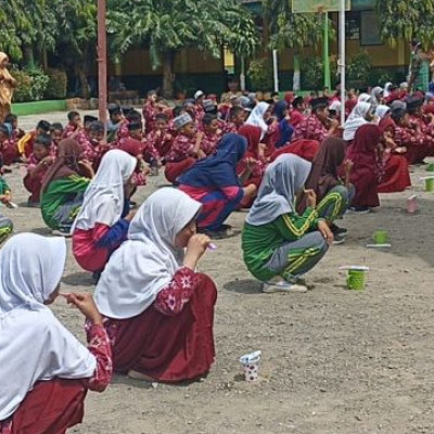 Pastikan Kesehatan Gigi Peserta Didik Terjamin, MIN 1 Bone Gelar Sikat Gigi Massal