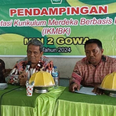 Pantau Pelaksanaan IKM, Widyaswara Pusdiklat Teknis Kemenag RI Kunjungi MIN 2 Gowa