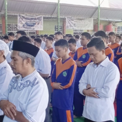 Sholat Dhuha, Zikir, dan Literasi Al-Qur'an MAN 1 Kota Makassar: Bangun Spiritualitas dan Karakter Peserta Didik