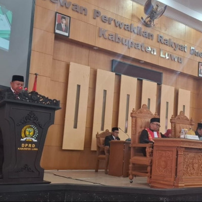 Kakan Kemenag Luwu Pimpin Doa Pada Rapat Paripurna DPRD Kab. Luwu