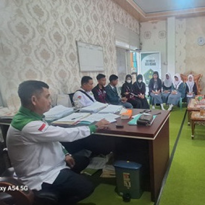 Kasubag TU Kemenag Sidrap Terima 14 Siswa SMKN 1 Sidrap untuk PKL