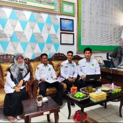 Kunjungan Tim Monitoring EMIS  Kanwil Kemenag Provinsi Sulawesi Selatan di MTsN 1 Sidrap 