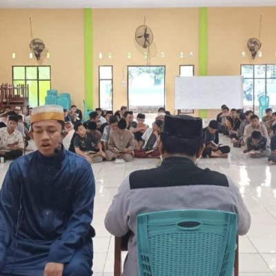 Jumat Berkah, Raihan Tajuddin Santri PPTQ An Nail Gowa Selesaikan Hafalan 30 Juz