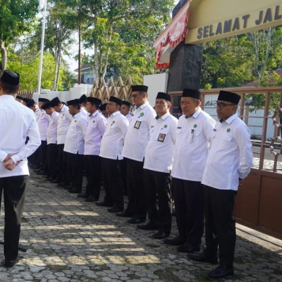 Kepala Seksi Pendidikan Agama Islam Pimpin Apel Pagi Kantor Kementerian Agama Kabupaten Barru