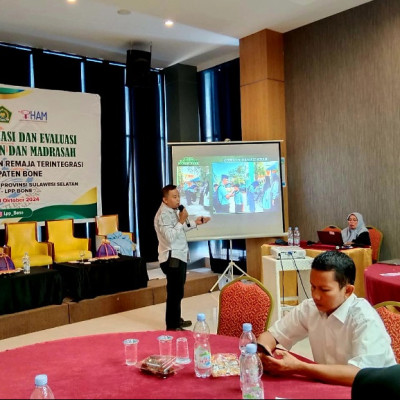 Kepala MTsN 2 Bone Didapuk Pembaca Doa dalam Rapat Koordinasi dan Evaluasi Program Penguatan Remaja Terintegrasi