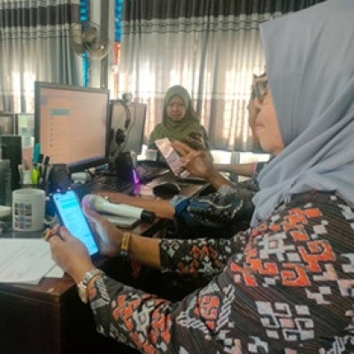 Guru dan Staf MAN Sidenreng Rappang Uji Coba Aplikasi My.Skul.id untuk Digitalisasi Pendidikan