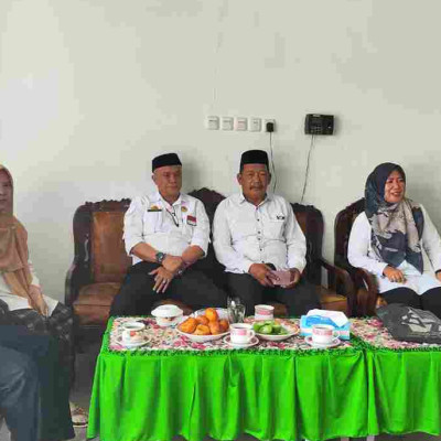 Penyelenggara Zakat dan Wakaf Kemenag Pinrang Lakukan Kunjungan ke KUA Kecamatan Lanrisang