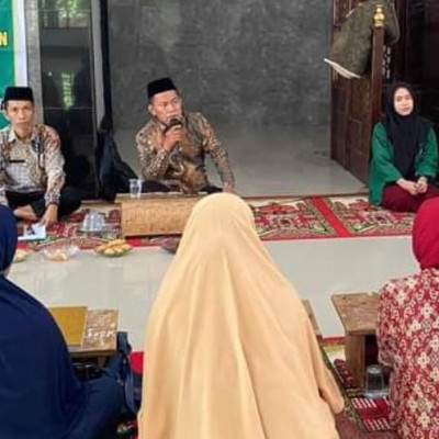 Kepala KUA Bareng Penyuluh Agama Bontomarannu Bina Majelis Taklim