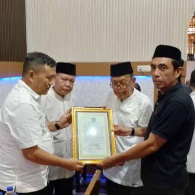 Kepala Kemenag Bone Serahkan Rekomendasi Pendirian Masjid Al-Jabbar dari FKUB